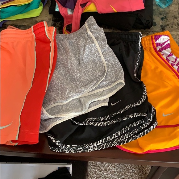 Nike Shorts (4) - Picture 1 of 8
